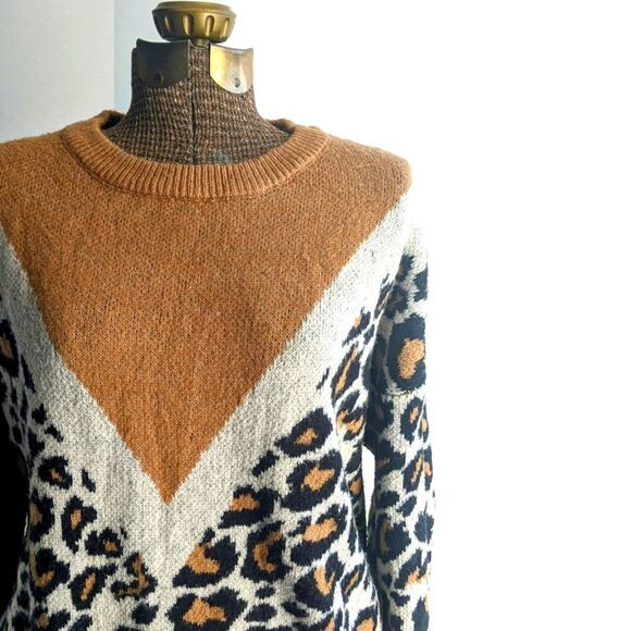 Vero Moda Apres Ski Chalet Leopard Sweater - Picture 3 of 6